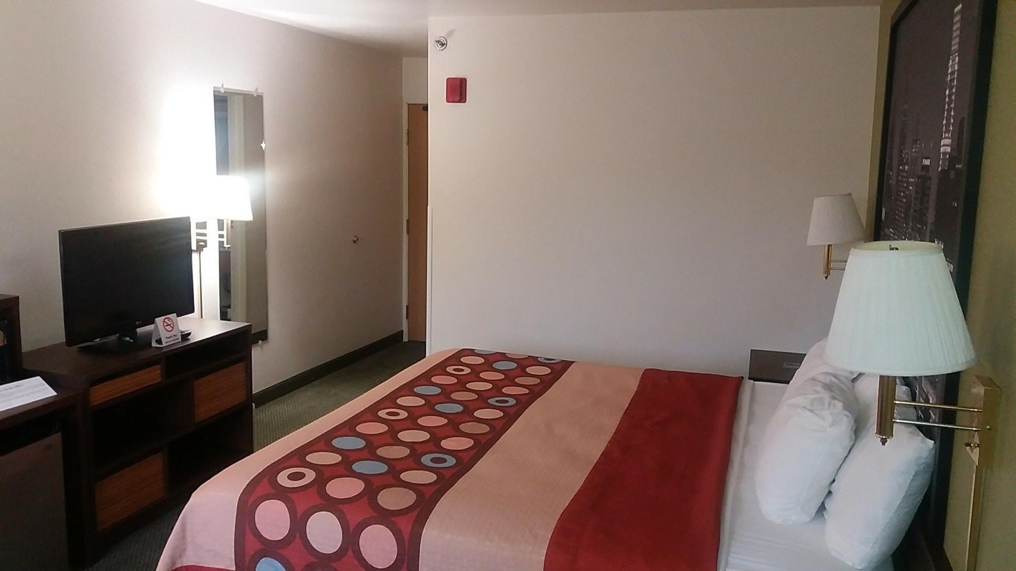 Super 8 By Wyndham West Middlesex/Sharon Area Hotel Exterior foto