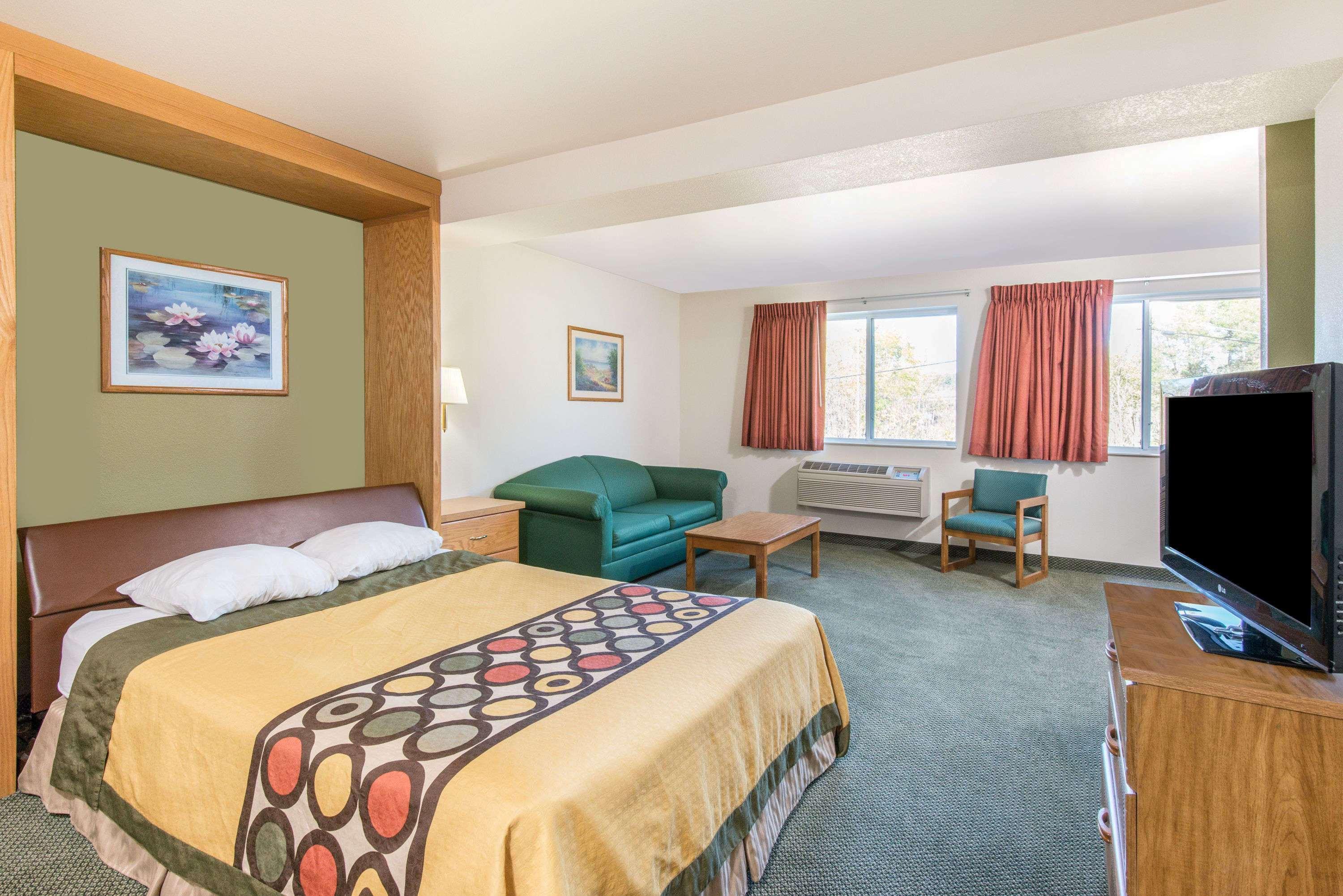 Super 8 By Wyndham West Middlesex/Sharon Area Hotel Exterior foto